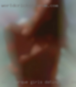 Sexy burque girls dating poo on nightbed.